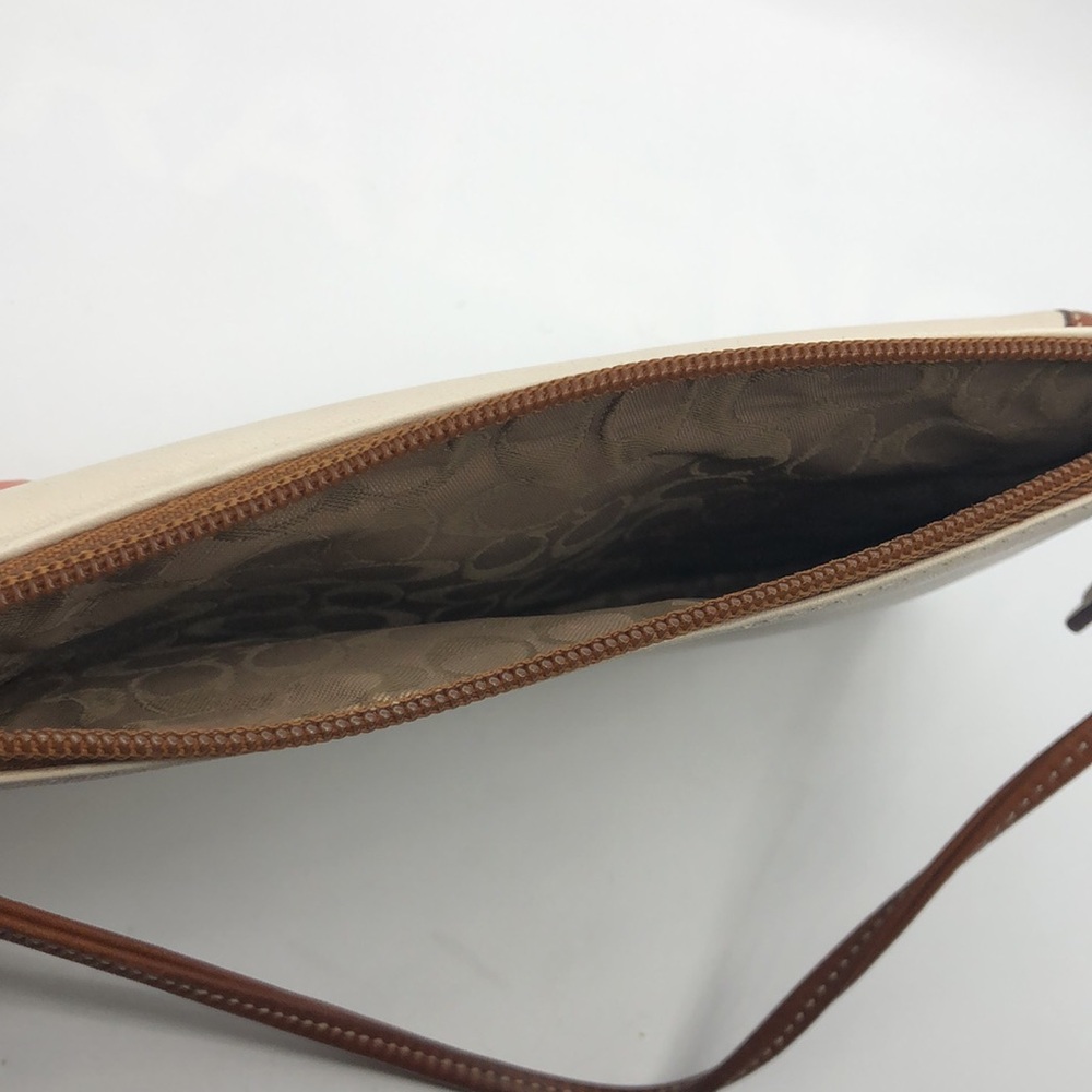 COACH White Saddle Leather Wristlet Buckle Flap Clutch. VTG - Picture 9 of 16